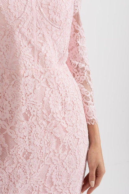 Elarisse | Elegant Lace Maxi Dress in Soft Pink